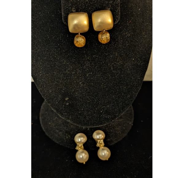 Two Pair Vintage 50s 60s Clip On Gold Tone Dangle Earrings - Picture 1 of 5
